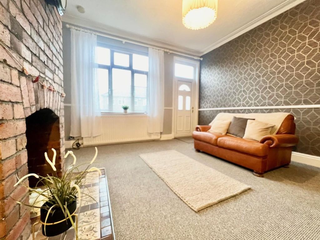 3 bed end terrace house for sale in White Lane, Chapeltown, Sheffield S35, £190,000
