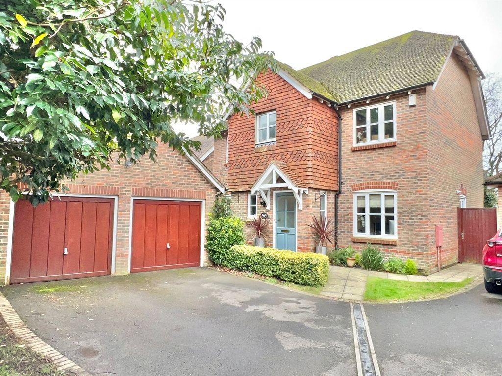 4 bed detached house for sale in Shepherds Way, Everton, Lymington, Hampshire SO41, £725,000