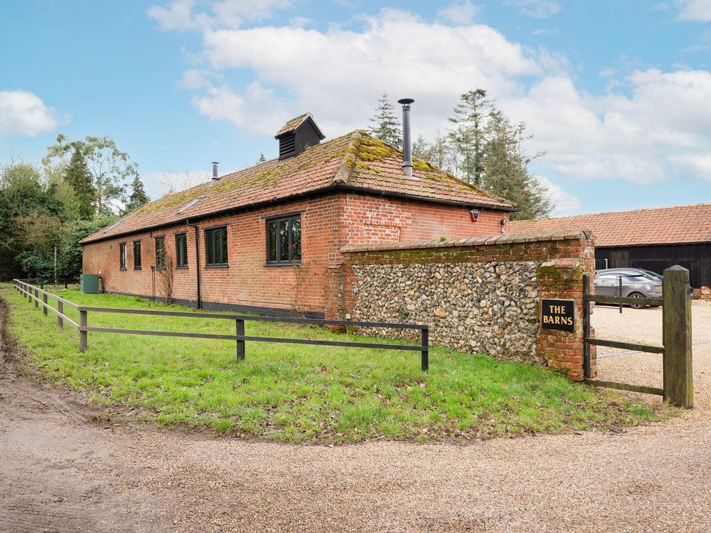 3 bed barn conversion for sale in Weston Hall Road, Weston Longville, Norwich NR9, £450,000