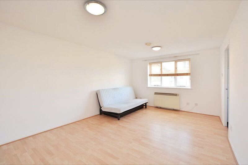 Studio to rent in Telegraph Place, London E14, £1,400 pcm
