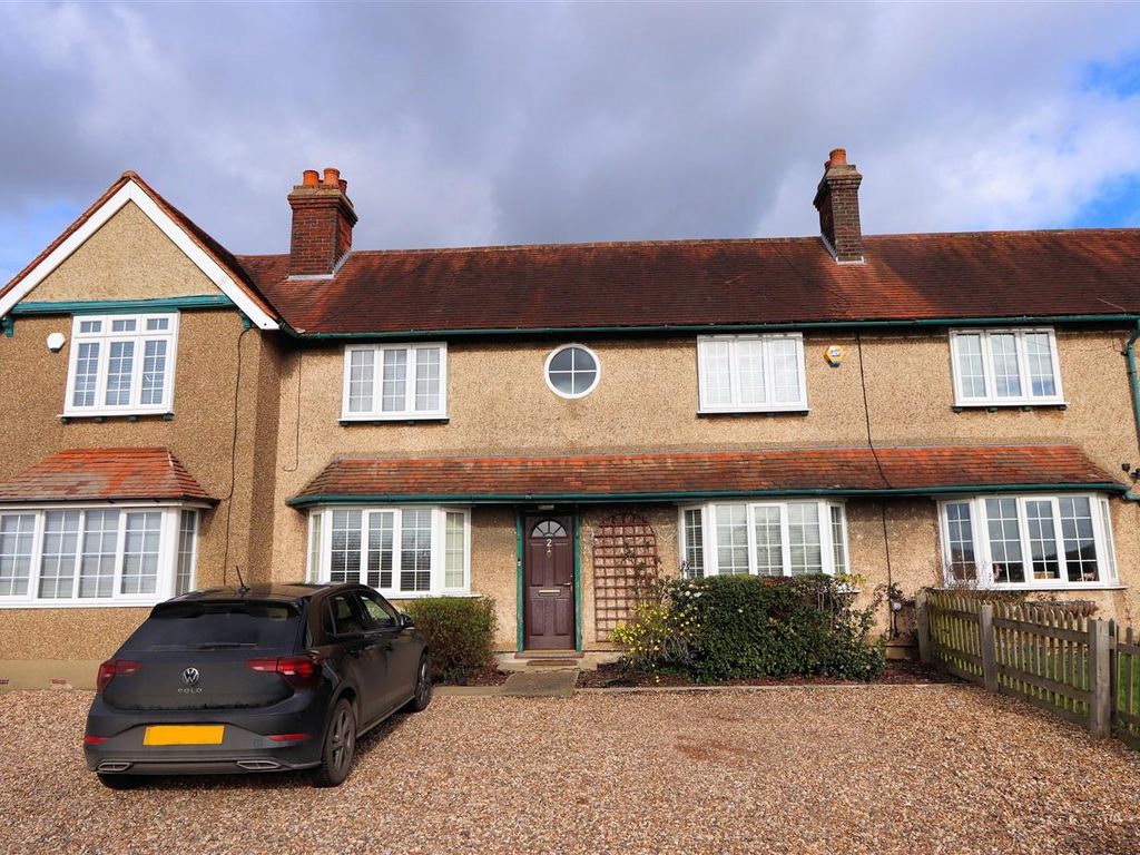 2 bed cottage to rent in Mount Road, Theydon Garnon, Epping CM16, £1,650 pcm