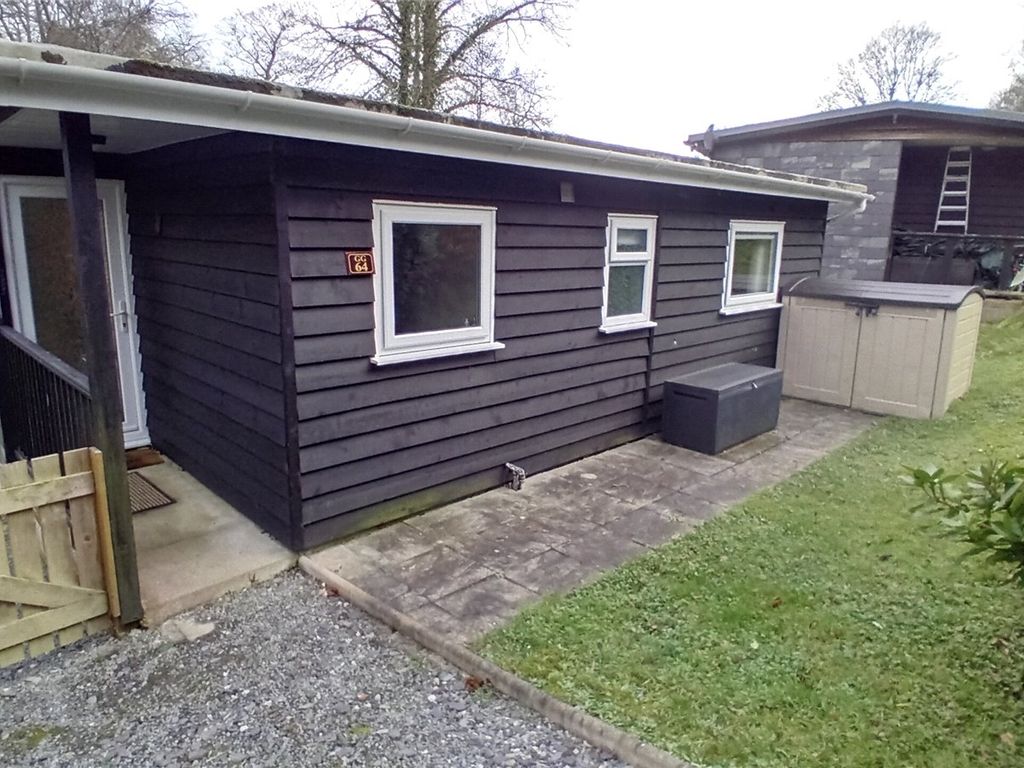 2 bed bungalow for sale in Caeathro, Caernarfon, Gwynedd LL55, £43,000