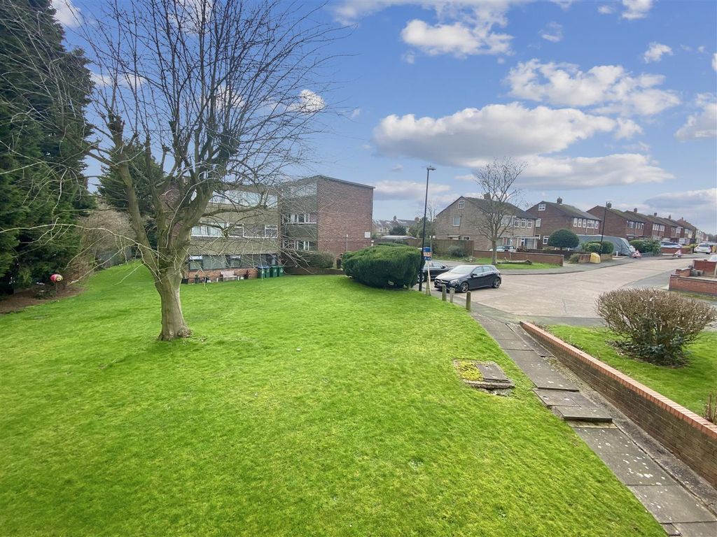 2 bed flat for sale in Crathie Close, Coventry CV2, £115,000