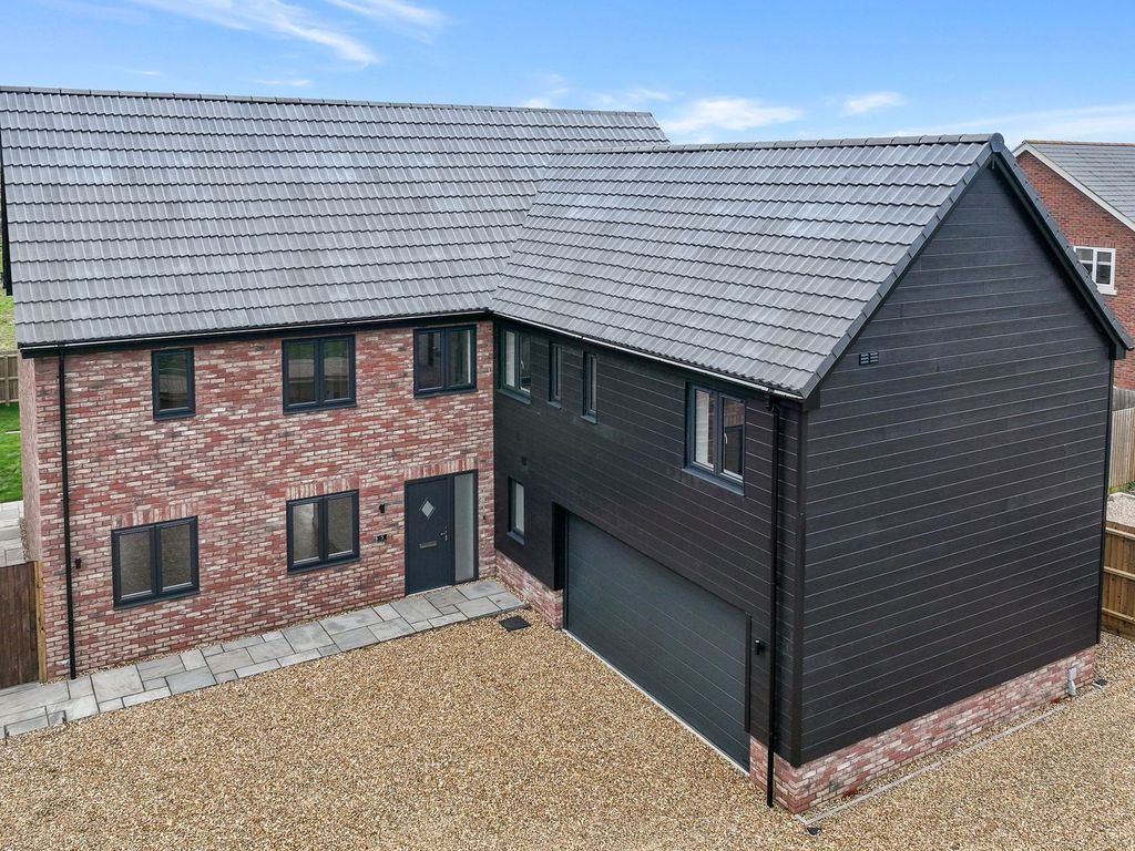 6 bed detached house for sale in May Meadows, Doddington PE15, £600,000