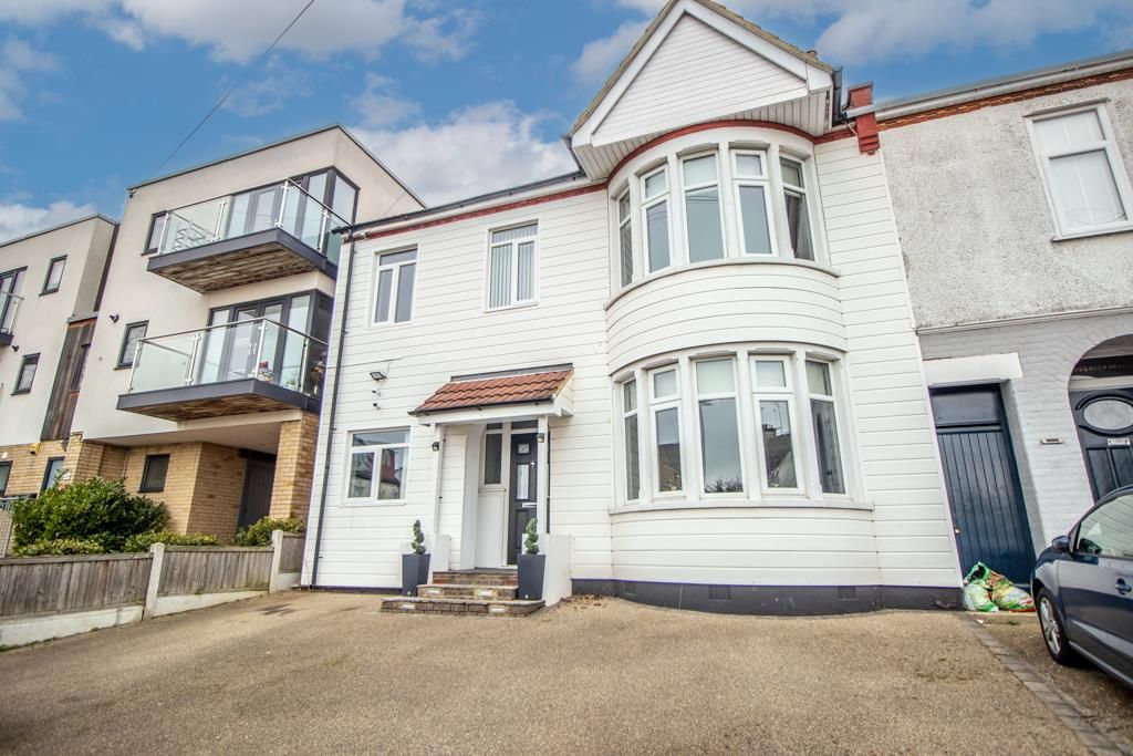 4 bed end terrace house for sale in Ambleside Drive, Southend-On-Sea SS1, £500,000