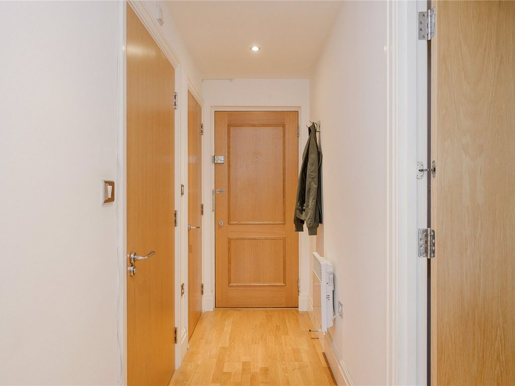 1 bed flat for sale in Royal Quarter, Seven Kings Way, Kingston Upon Thames KT2, £360,000