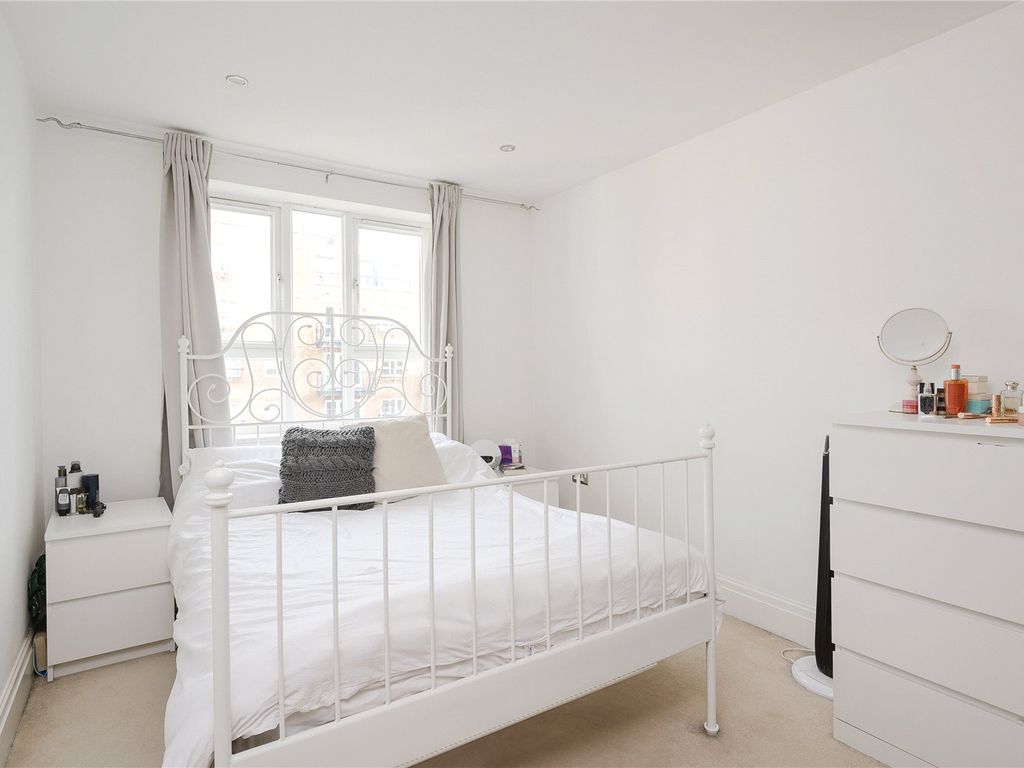 1 bed flat for sale in Royal Quarter, Seven Kings Way, Kingston Upon Thames KT2, £360,000