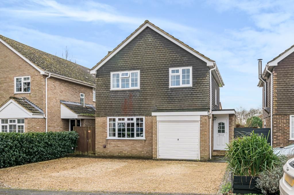 4 bed detached house for sale in Marsh Gibbon, Buckinghamshire OX27, £595,000