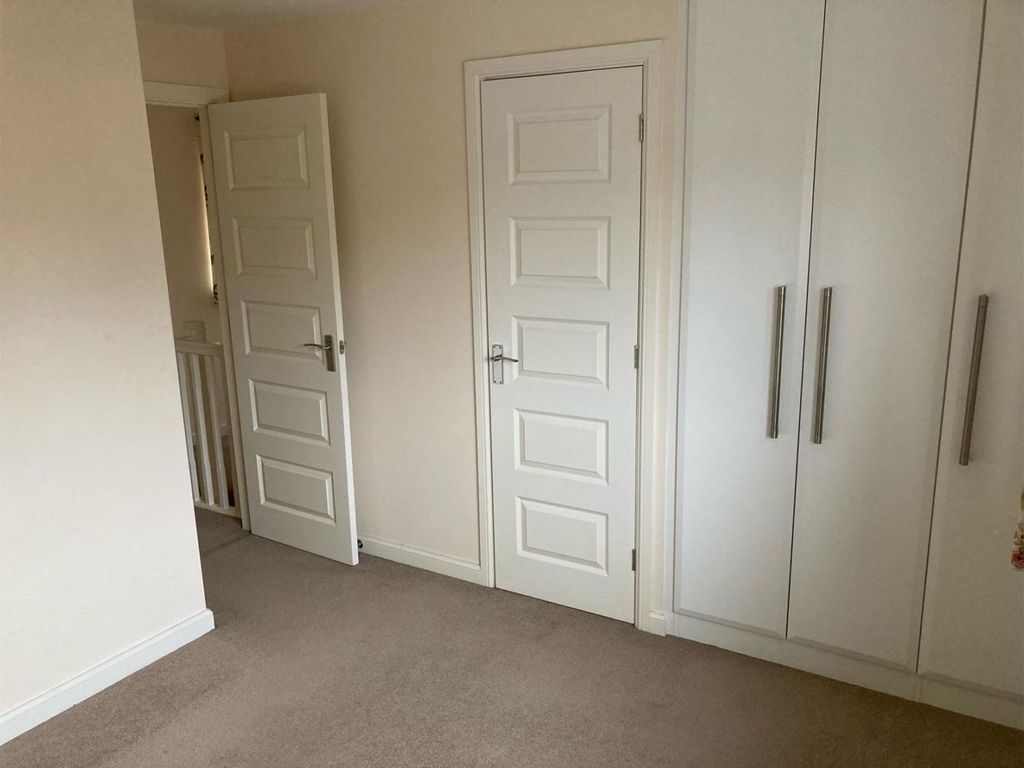 3 bed shared accommodation to rent in Field View, Rotherham S60, £1,100 pcm