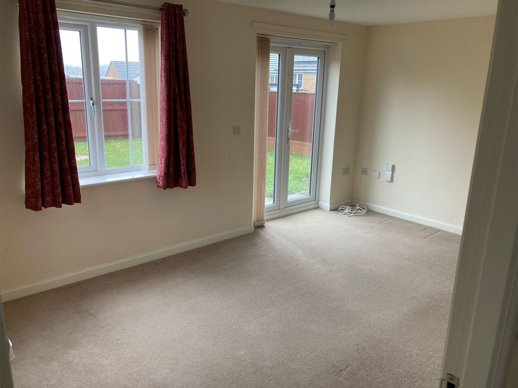 3 bed shared accommodation to rent in Field View, Rotherham S60, £1,100 pcm