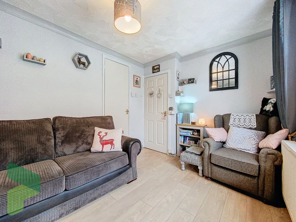 1 bed flat for sale in Woodbank Avenue, Darwen BB3, £75,000