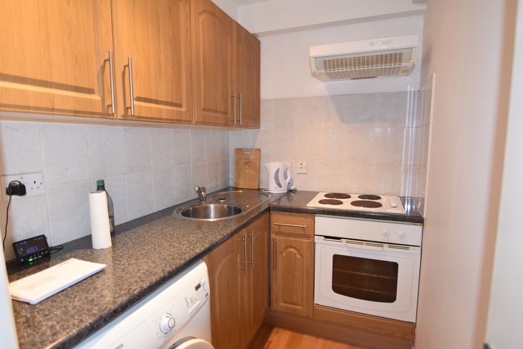 Studio for sale in Manor Road, Wallington SM6, £189,950