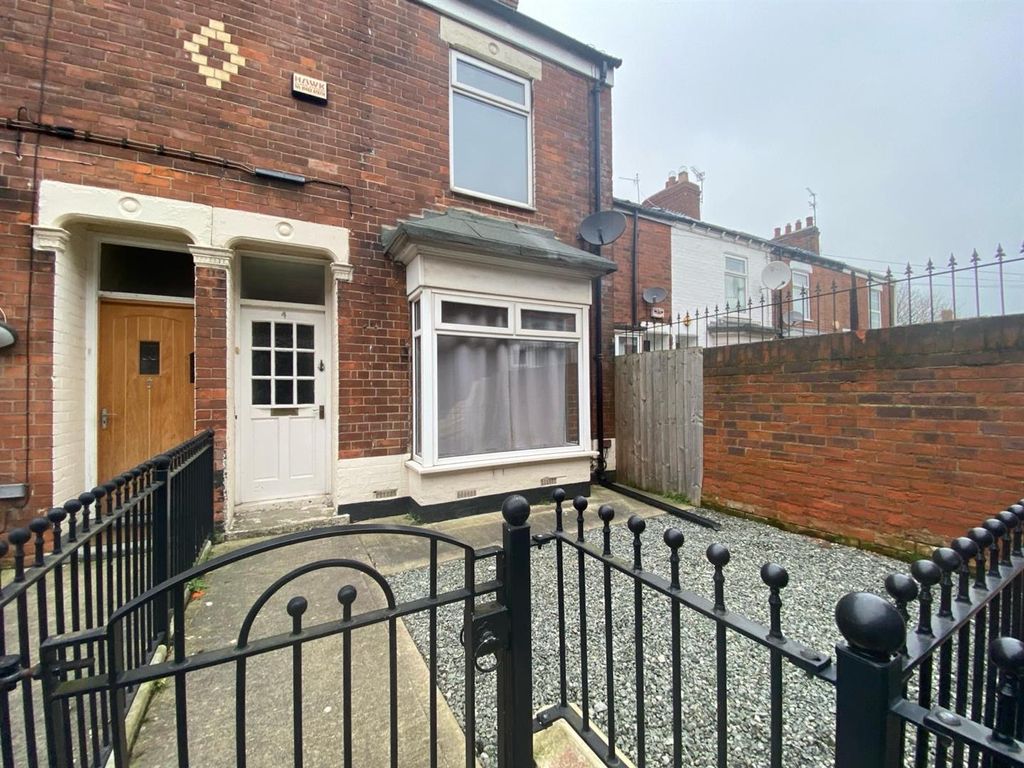 2 bed end terrace house for sale in Crompton Villas, Estcourt Street, Hull HU9, £78,000