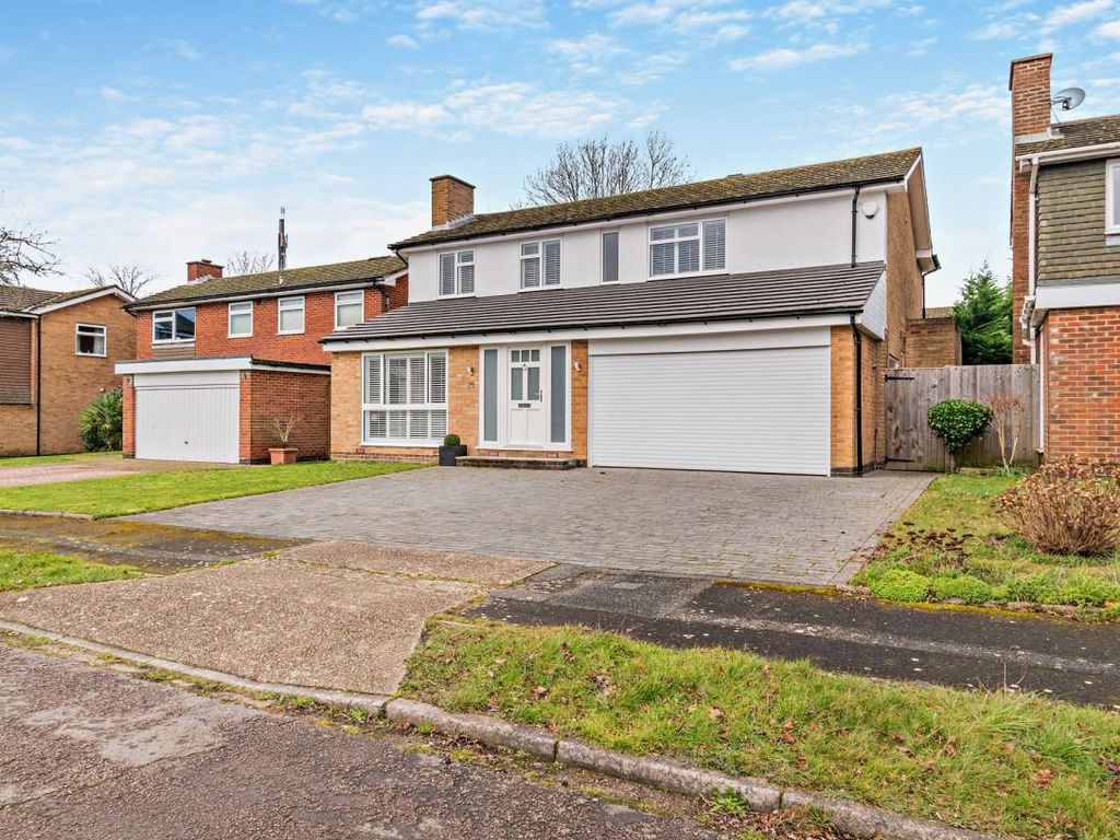 4 bed detached house for sale in Little Hill, Heronsgate, Chorleywood WD3, £1,350,000