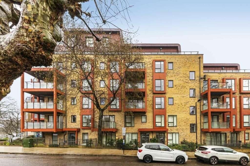 2 bed flat to rent in Tollgate Gardens, London NW6, £3,200 pcm