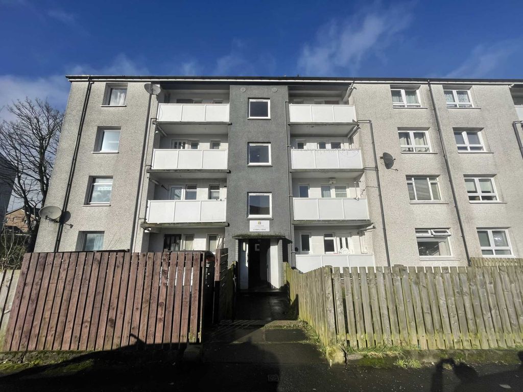 3 bed flat to rent in Maple Drive, Johnstone PA5, £695 pcm