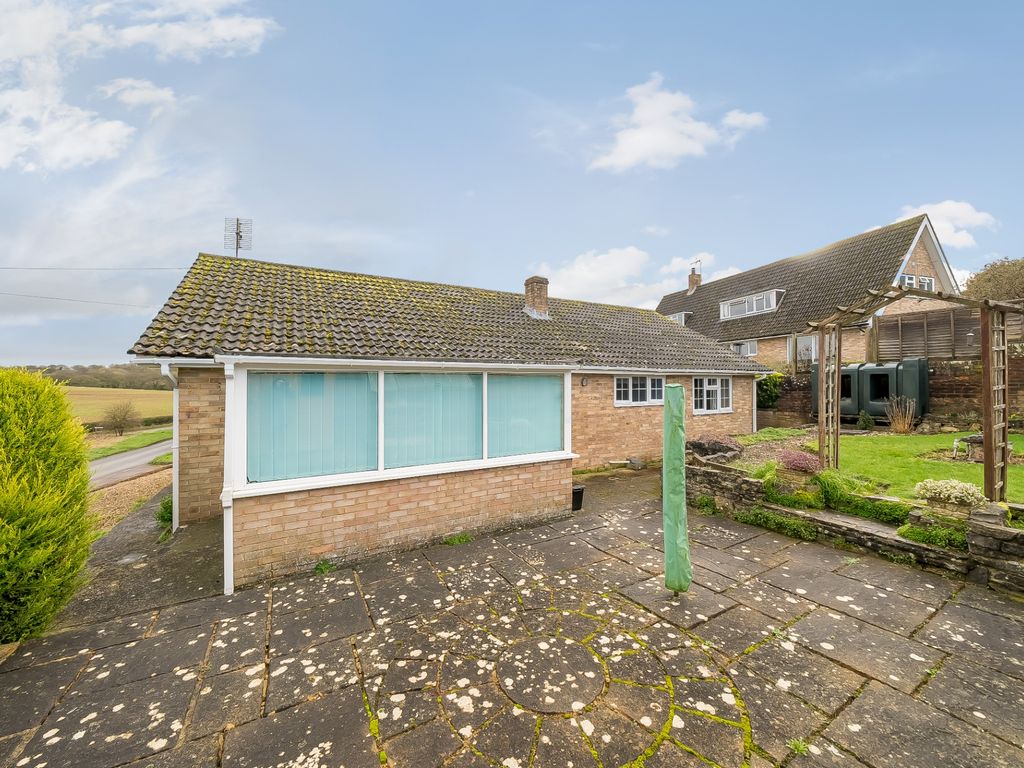 3 bed bungalow for sale in Biddesden Lane, Ludgershall, Andover SP11, £399,950