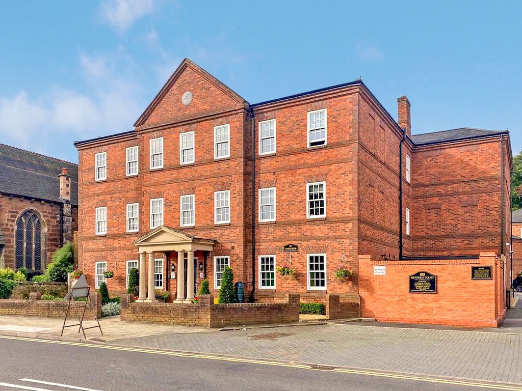 2 bed flat for sale in Garrick House, Beatrice Court, Lichfield WS13, £250,000