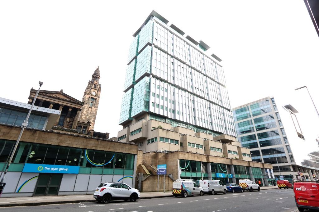 2 bed flat to rent in The Pinnacle, Bothwell Street, Glasgow G2, £1,050 pcm
