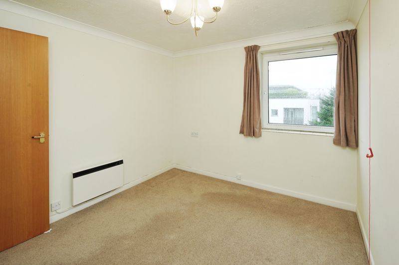 2 bed flat for sale in Amber Court, Hove BN3, £210,000