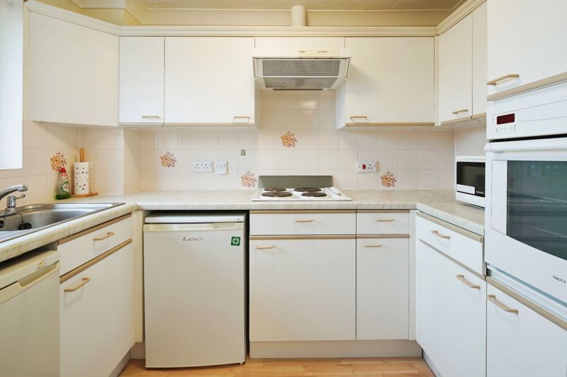 2 bed flat for sale in Amber Court, Hove BN3, £210,000