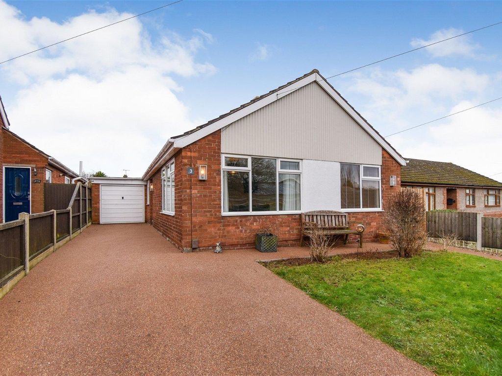 3 bed bungalow for sale in Stainton Drive, Scunthorpe DN17, £235,000
