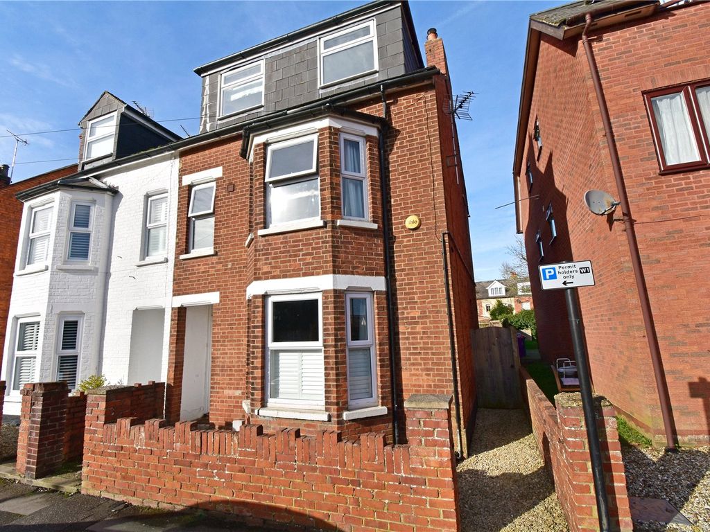 5 bed semi-detached house to rent in Craven Road, Newbury, Berkshire RG14, £2,000 pcm
