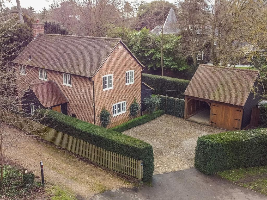4 bed detached house for sale in London Road, Great Shelford, Cambridge CB22, £995,000