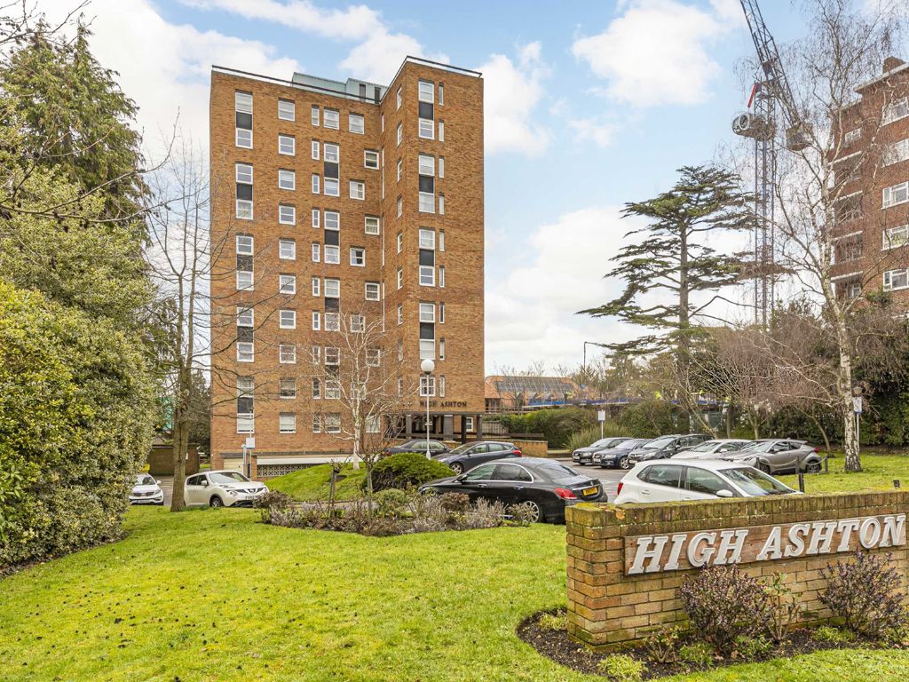 2 bed flat for sale in Kingston Hill, Kingston Upon Thames KT2, £375,000