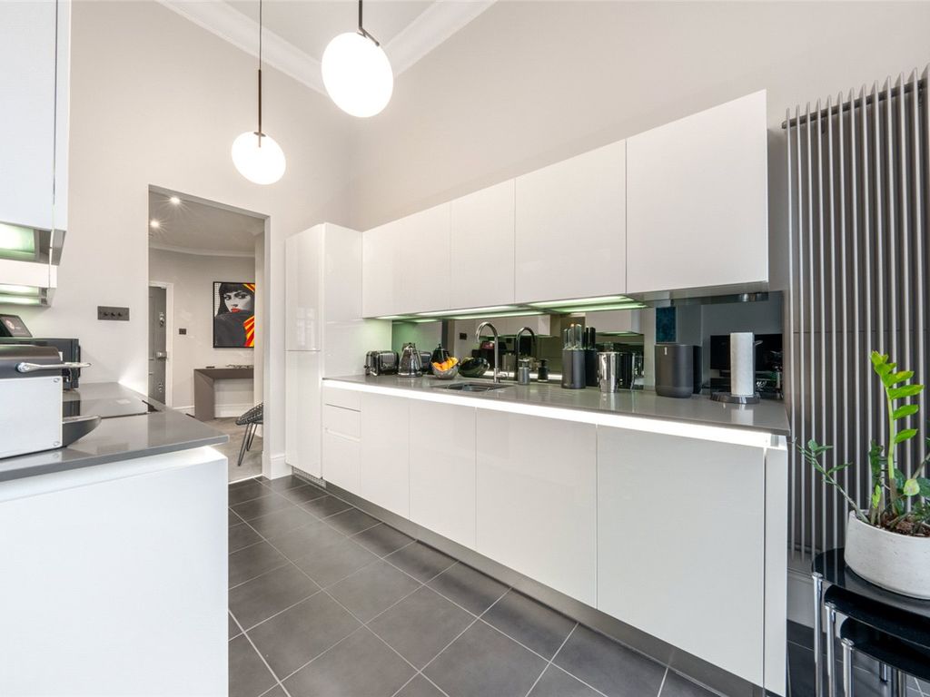 3 bed flat for sale in Randolph Crescent, London W9, £2,500,000