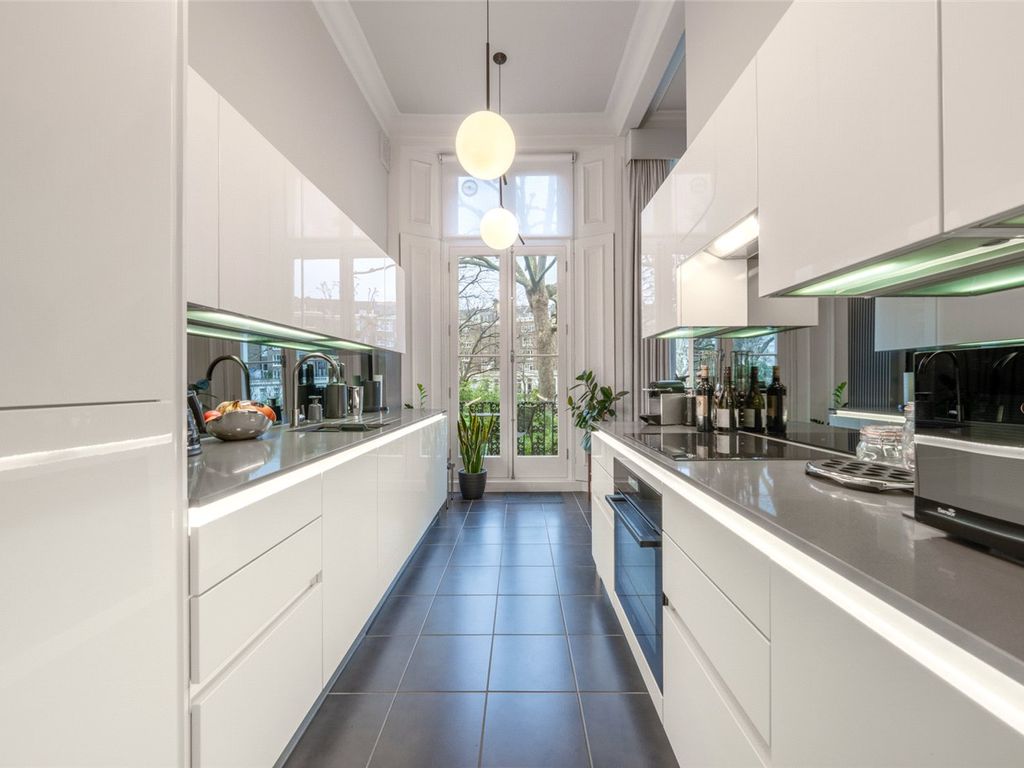 3 bed flat for sale in Randolph Crescent, London W9, £2,500,000