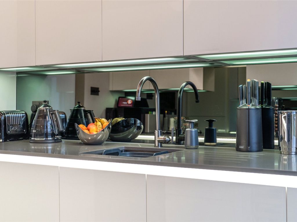 3 bed flat for sale in Randolph Crescent, London W9, £2,500,000