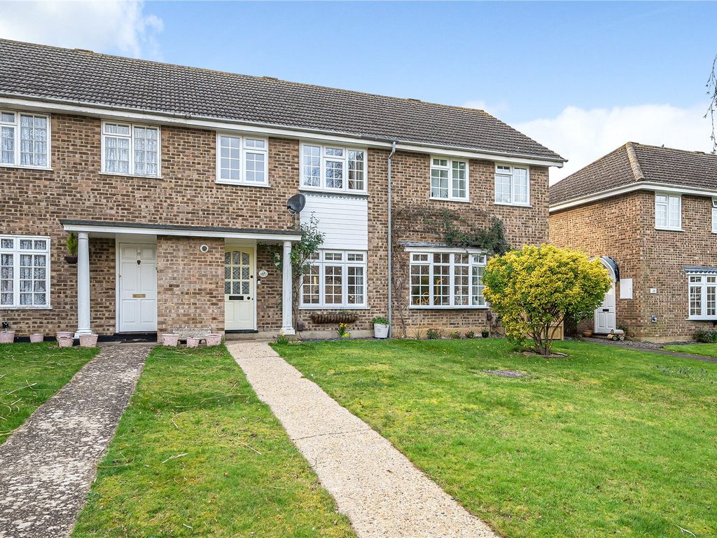3 bed terraced house for sale in Chittys Walk, Keens Park, Guildford GU3, £425,000