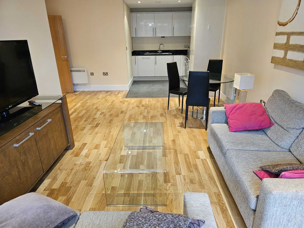 2 bed flat to rent in Drayton Park, London N5, £2,300 pcm