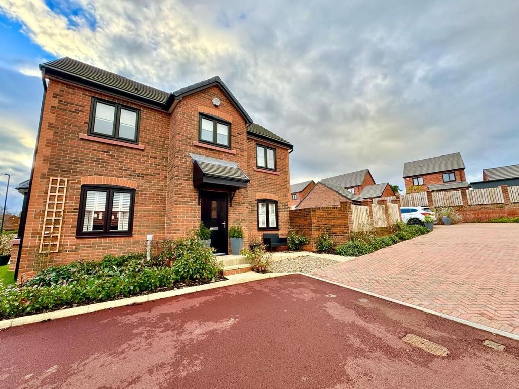 3 bed detached house for sale in Upsall Carrs, Nunthorpe, Middlesbrough TS7, £270,000