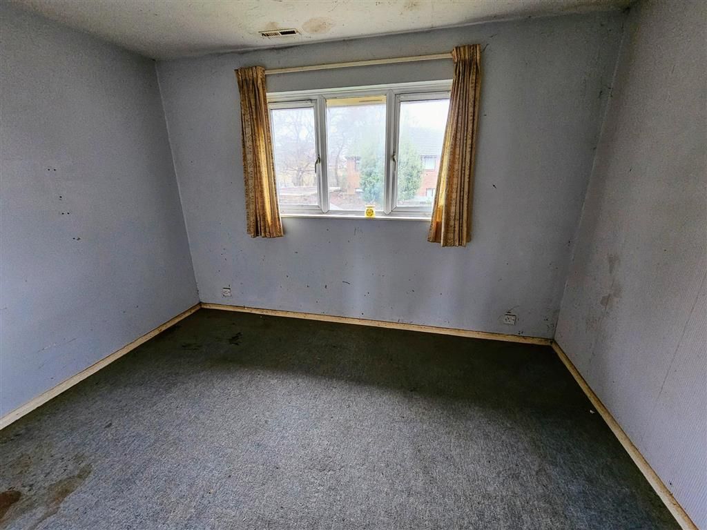 2 bed terraced house for sale in Woodrush Crescent, Locks Heath, Southampton SO31, £160,000