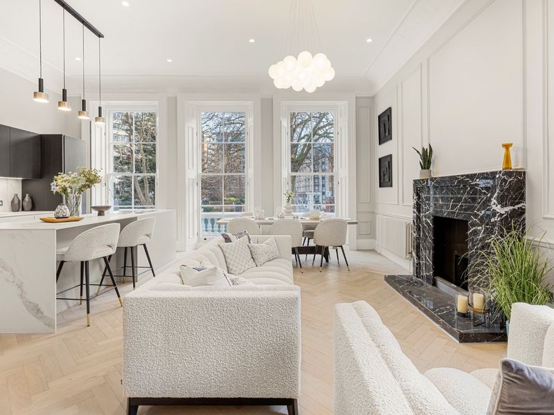 1 bed flat for sale in Ashburn Gardens, London SW7, £2,895,000