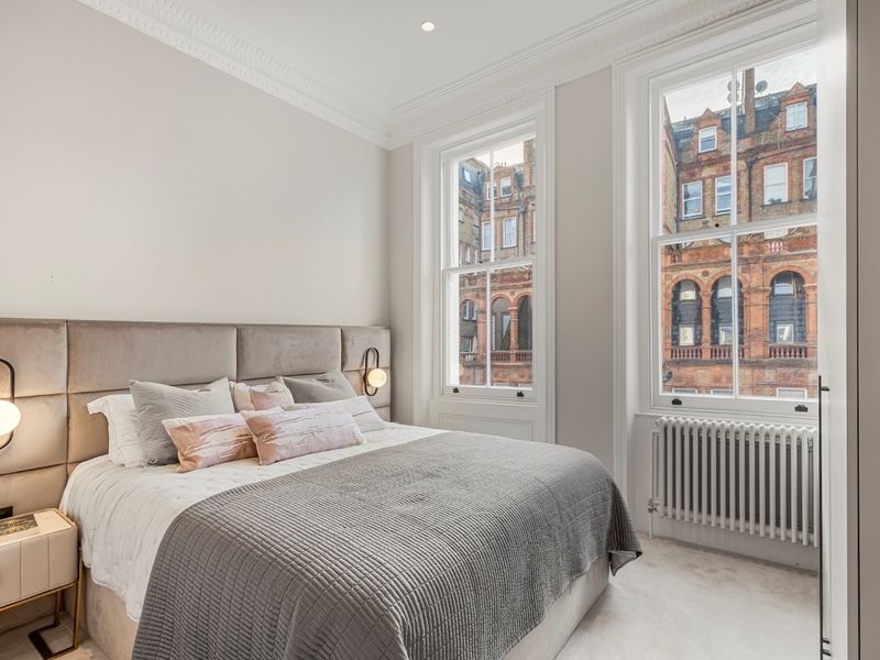 1 bed flat for sale in Ashburn Gardens, London SW7, £2,895,000