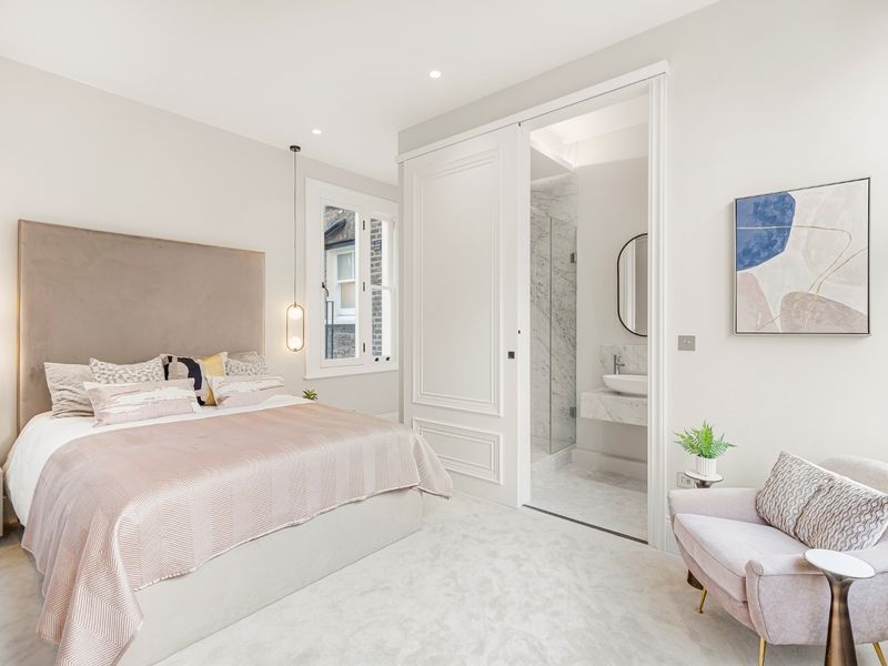 1 bed flat for sale in Ashburn Gardens, London SW7, £2,895,000