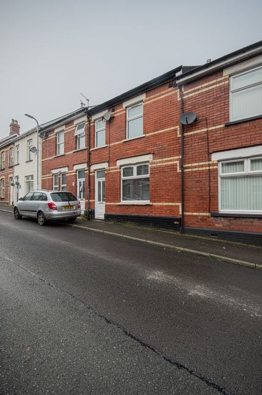 3 bed terraced house to rent in Edward Street, Griffithstown NP4, £825 pcm