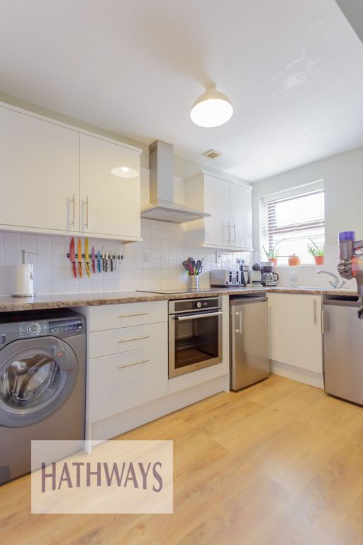 1 bed flat for sale in Cambria Close, Caerleon NP18, £130,000