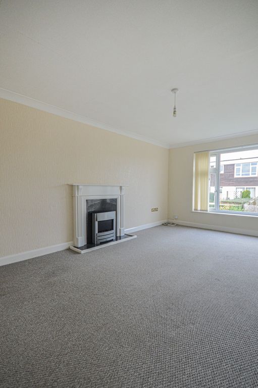 2 bed flat to rent in Eastfield Mews, Caerleon NP18, £750 pcm