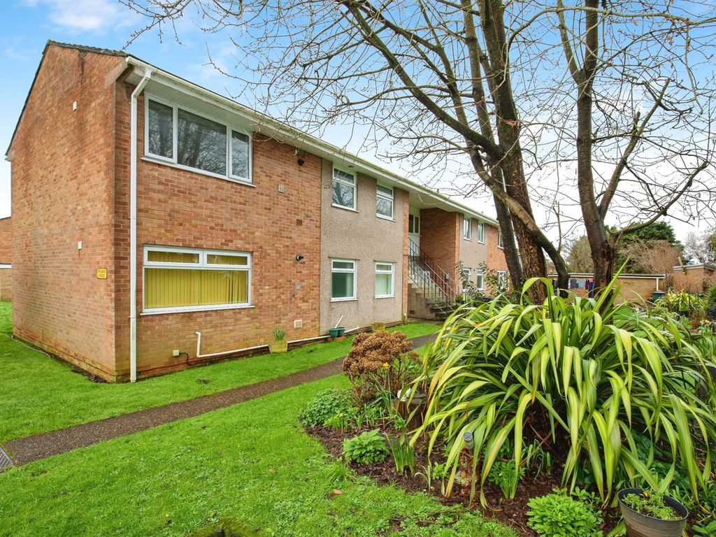 3 bed maisonette for sale in Bishops Close, Whitchurch, Cardiff CF14, £212,000