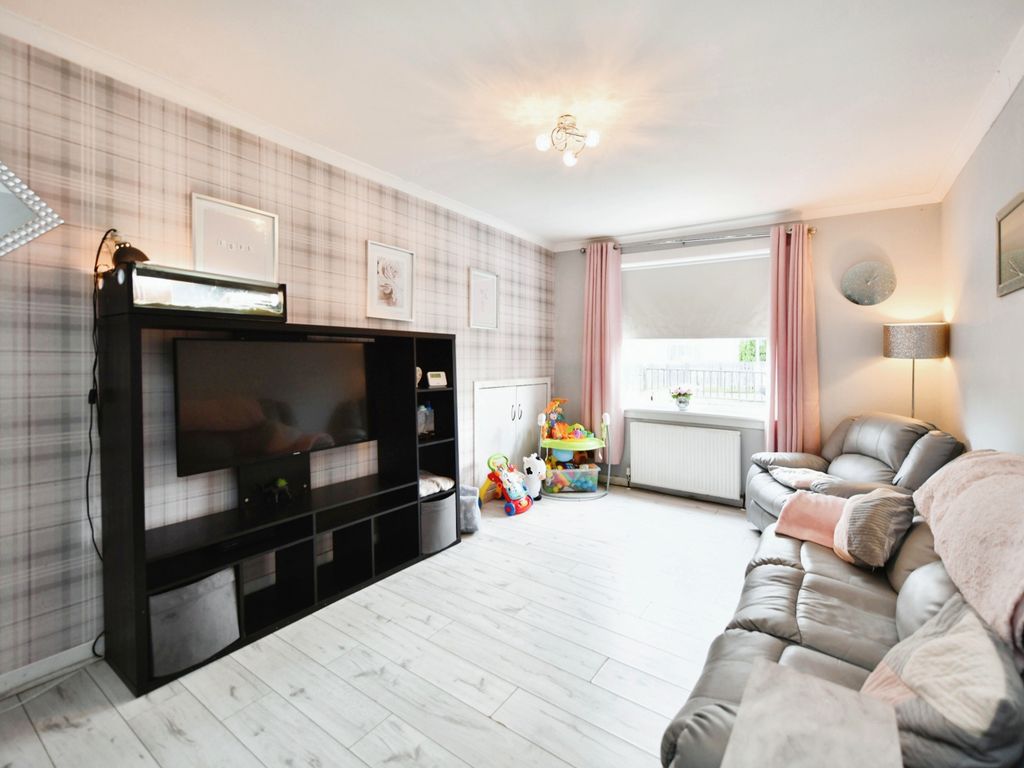 2 bed flat for sale in Corsehill, Kilwinning KA13, £62,500