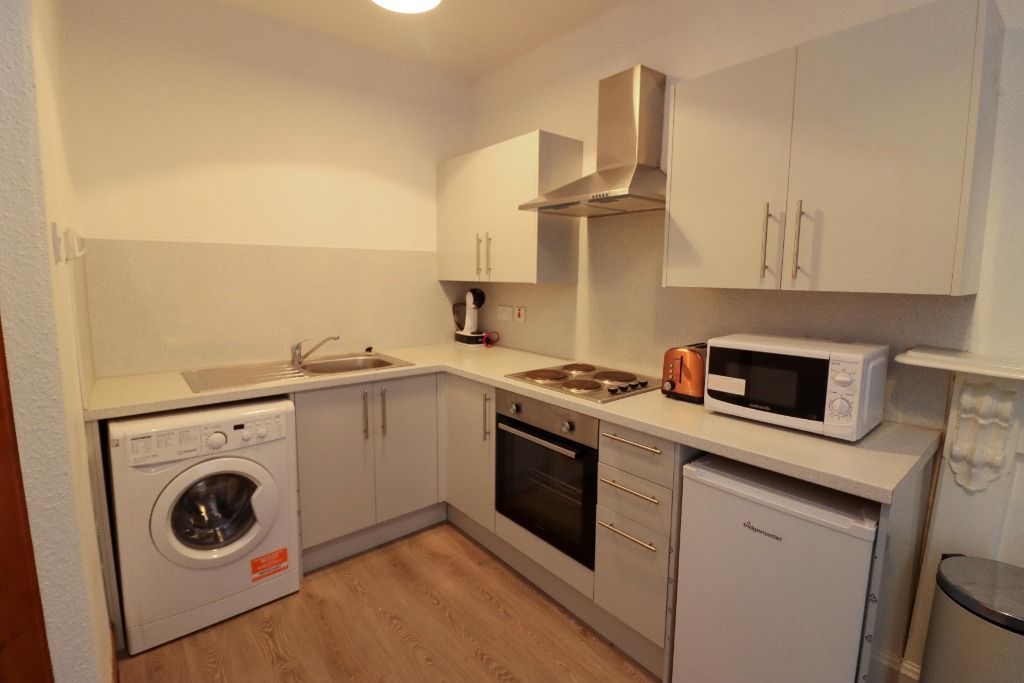 2 bed flat to rent in Bayne Street, Stirling Town, Stirling FK8, £925 pcm
