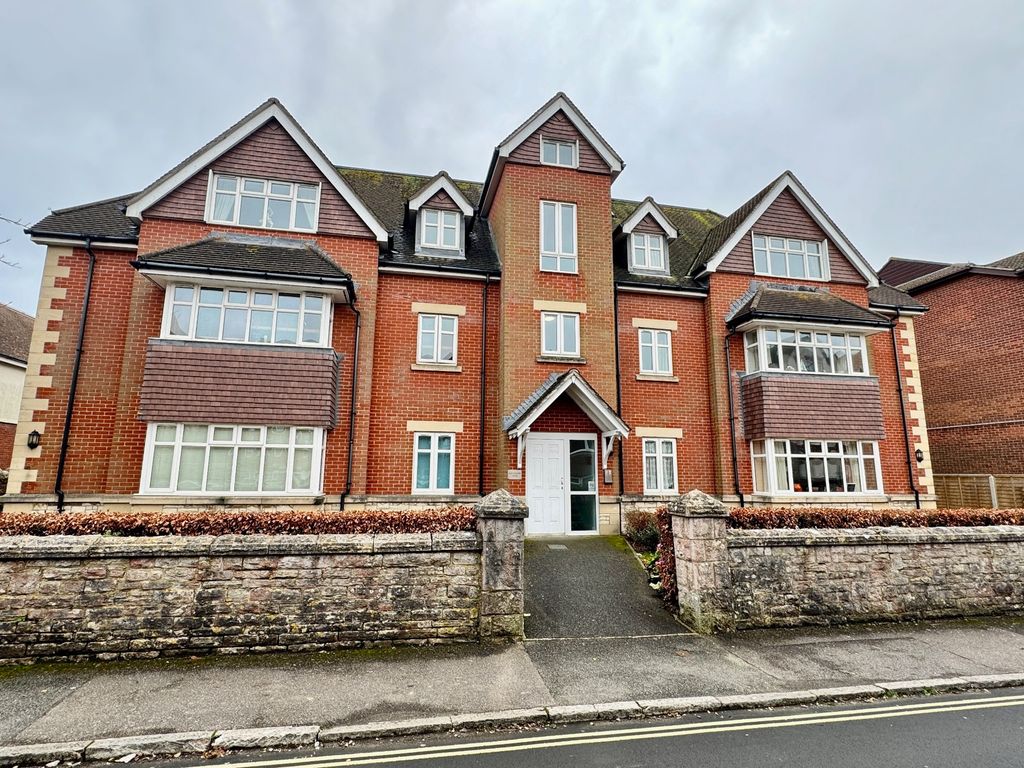 2 bed flat for sale in Cranborne Road, Swanage BH19, £265,000