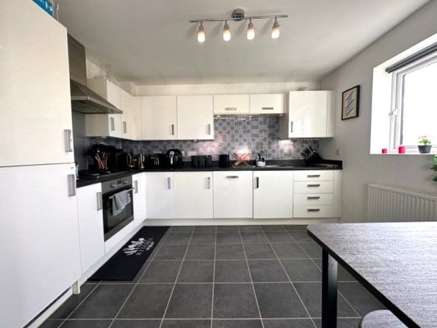 2 bed flat for sale in Planets Way, Biggleswade SG18, £250,000