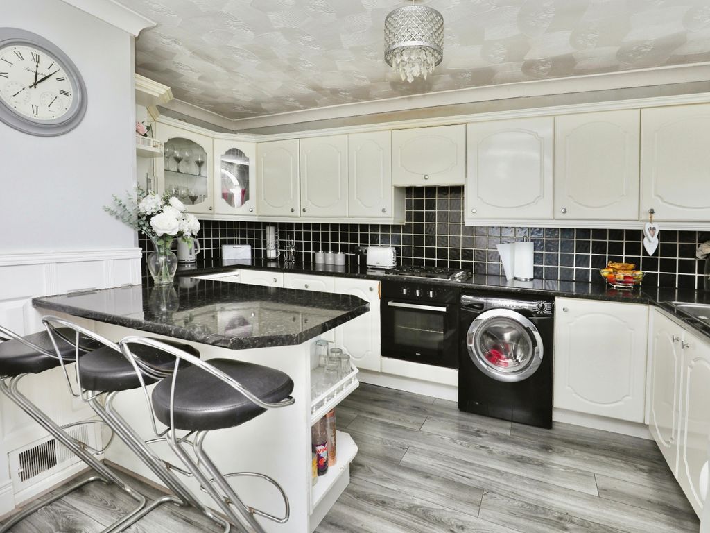 3 bed terraced house for sale in Round Hey, Liverpool L28, £130,000