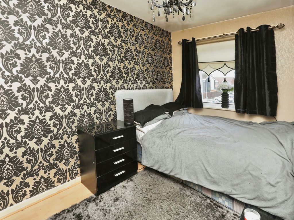 3 bed terraced house for sale in Round Hey, Liverpool L28, £130,000