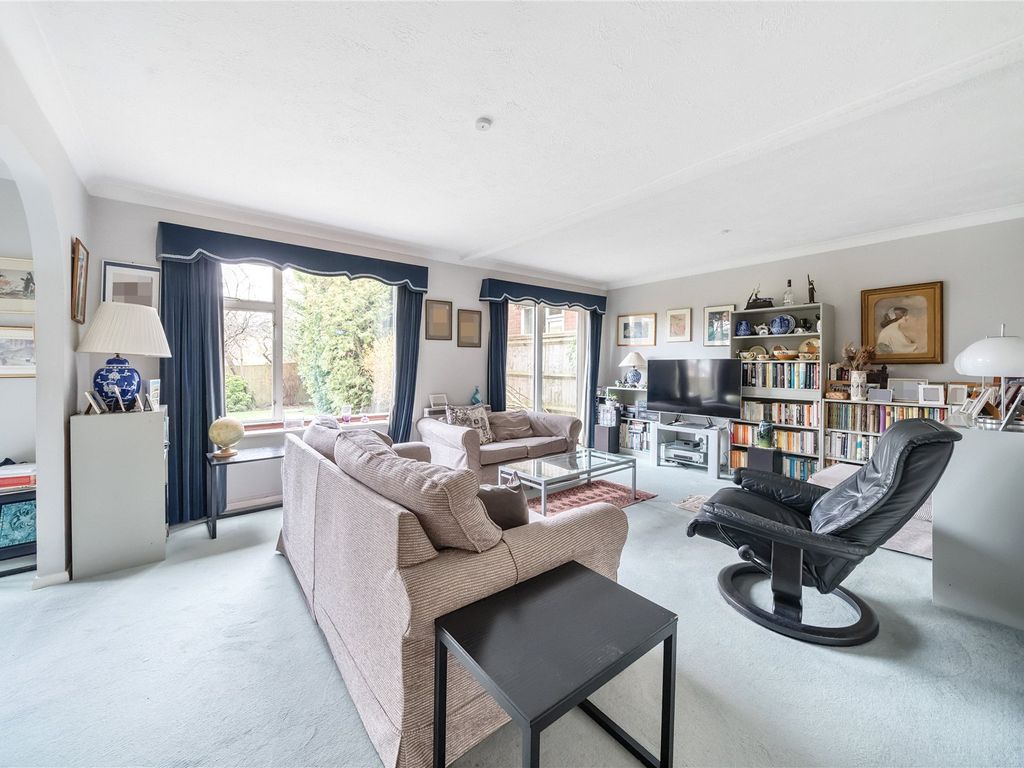 4 bed detached house for sale in Kinnaird Avenue, Bromley BR1, £650,000